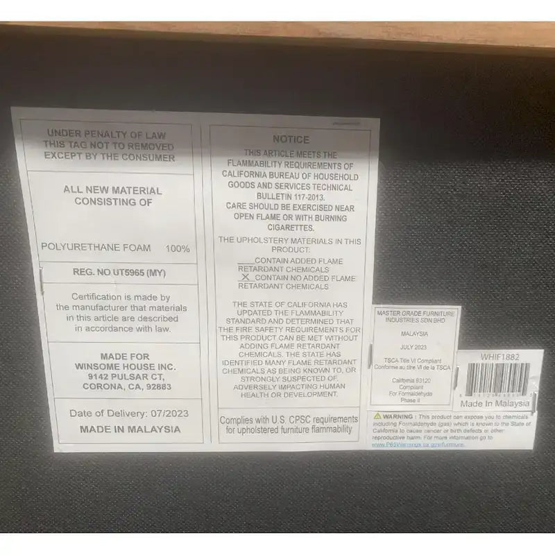 Tête de lit capitonnée grise et pied de lit en bois pour grand lit